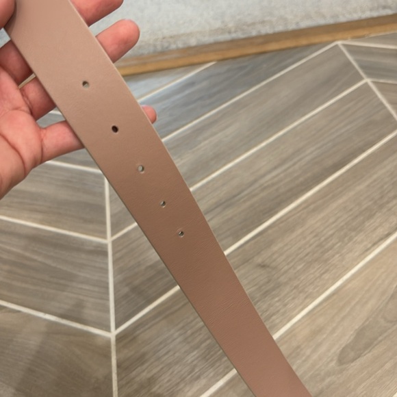 Never been worn DIOR reversible belt - Picture 3 of 7